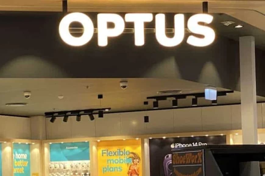 SingTel dismisses media report of talks to sell Optus