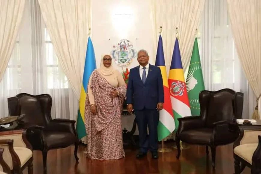 Ambassador Harerimana presented her credentials to Seychelles President Ramkalawan