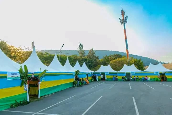 Abanyarwanda barenga Miliyoni icyenda baramukiye mu Matora