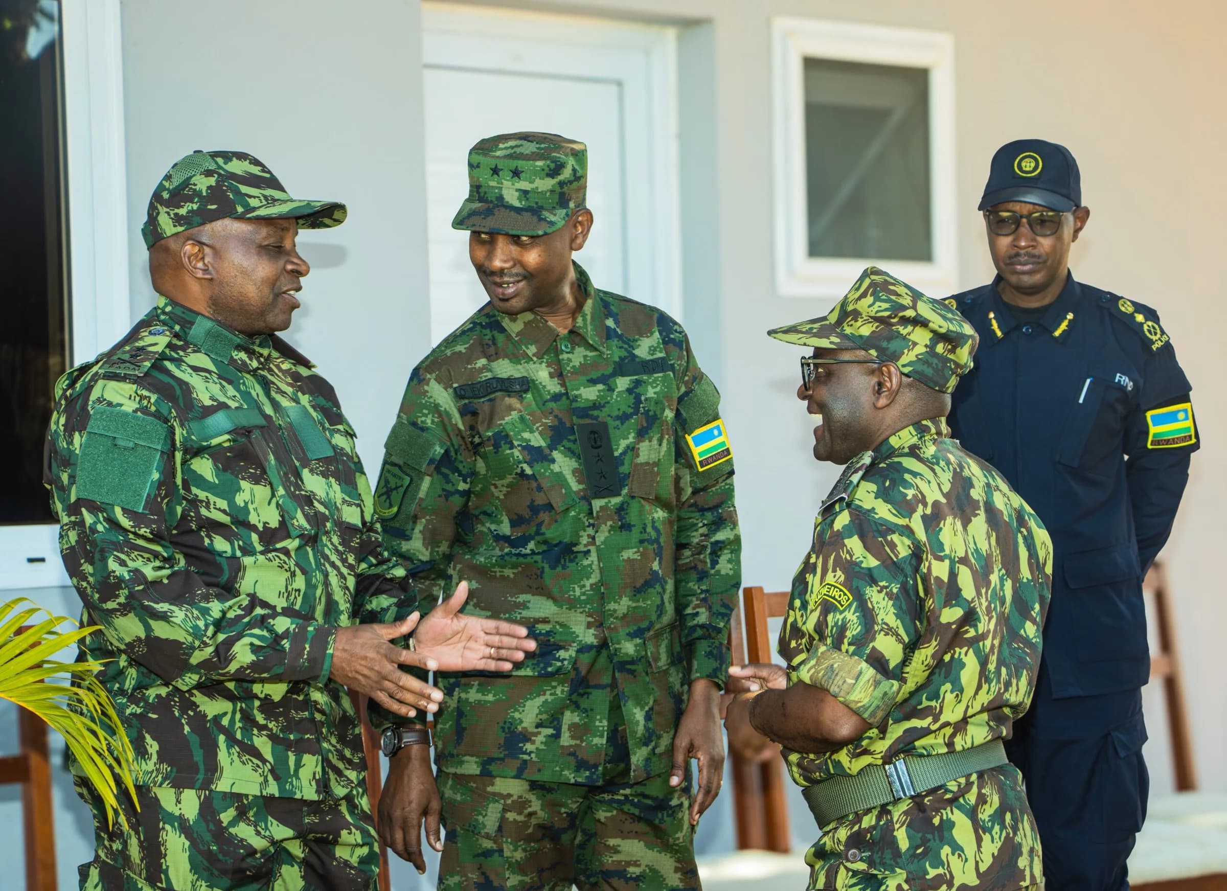 Mozambique armed force chief of general staff meets Rwanda security forces commander