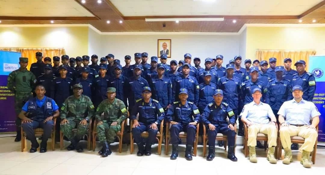 Police officers complete maritime investigation course