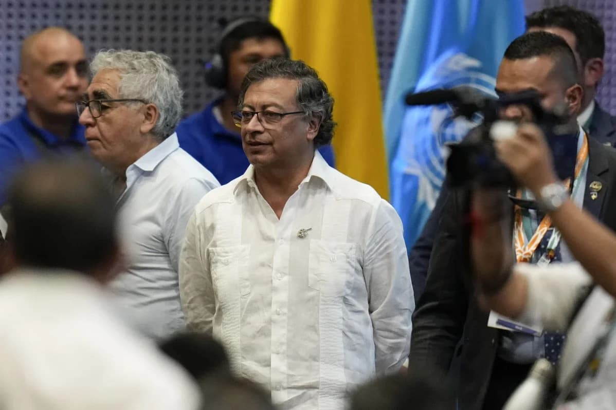 Trump yashyiriyeho ibihano bikomeye Colombia  nyuma ryihagarikwa ry'Indege z'abimukira zivanwa muri Amerika