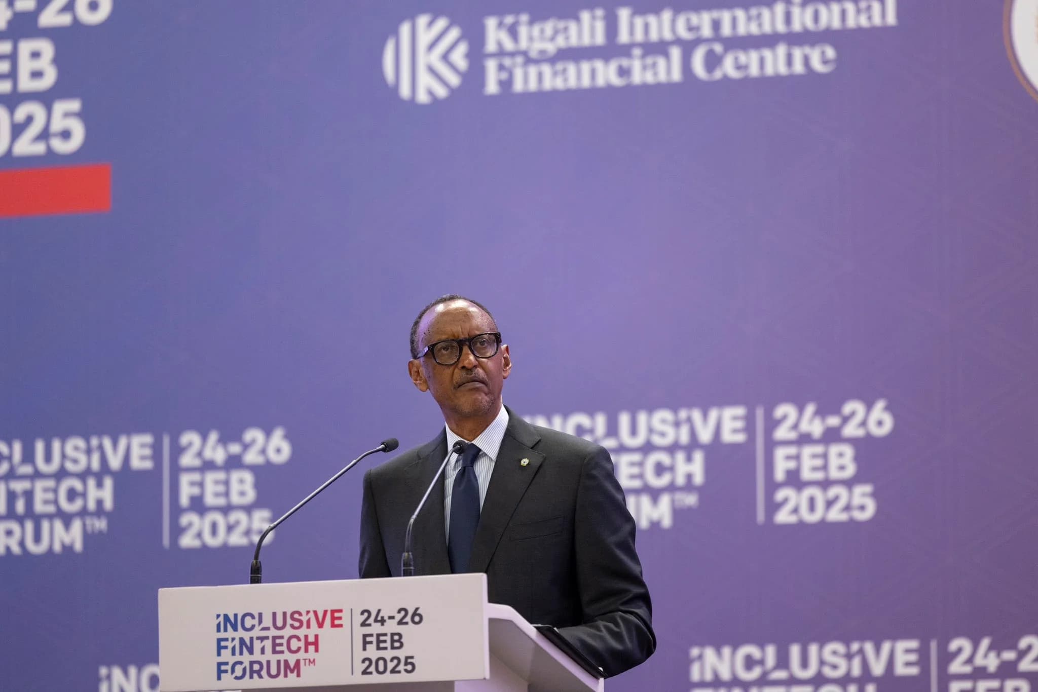 Perezida Kagame yagaragaje ko abayobozi bakwiriye kwita ku mpamvu abahanga bajya gukorera hanze ya Afurika