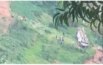 Government extends condolences to families of 20 bus crash victims