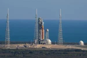NASA delays moon mission as extreme cold grips Florida