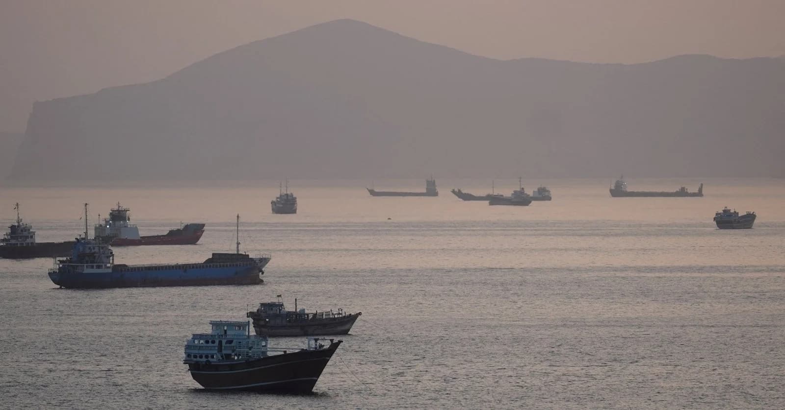 UAE Warns Iran Cannot Be Trusted on Strait of Hormuz as Peace Efforts Stall