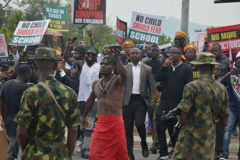 Igisirikare cya Nigeria cyakijije abantu 360 bari barashimuswe na Boko Haram