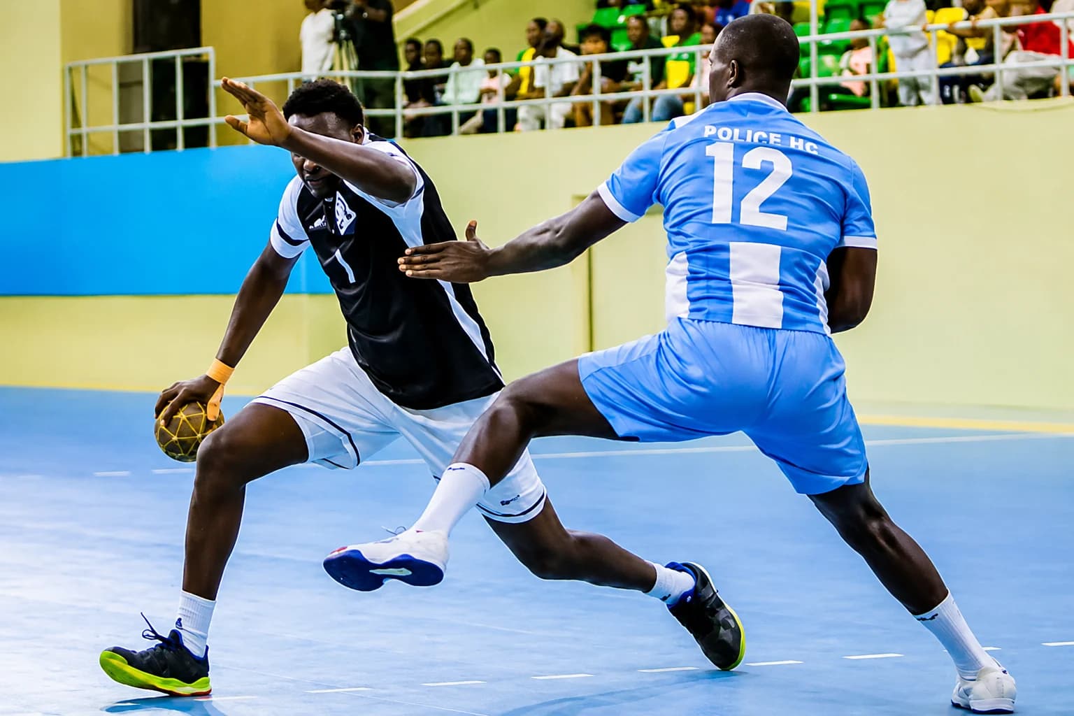 Handball:Police HC irabura umukino umwe ngo yegukane igikombe
