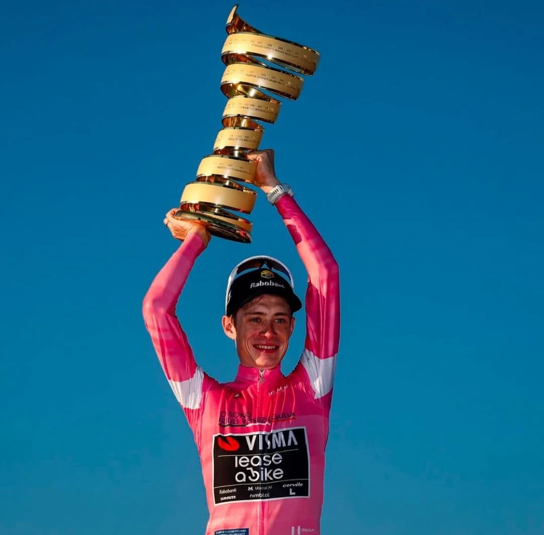 Jonas Vingegaard yanditse amateka yo kwegukana Grand Tours zose nyuma yo gutwara Giro d’Italia 2026