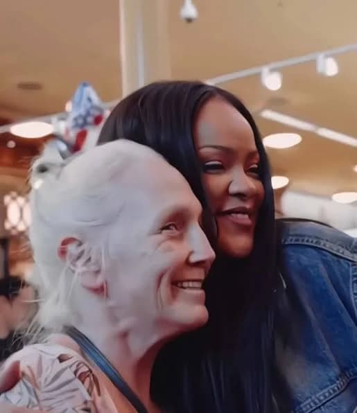 Rihanna Yahumurije Umufana Urwaye Kanseri Mu Butumwa Bwakomeje Gukora Ku Mitima