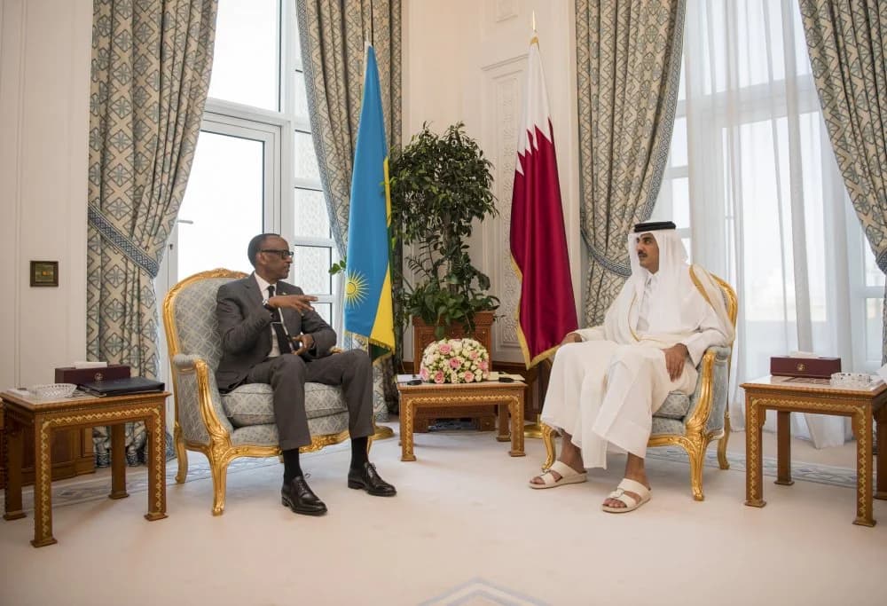 Perezida Kagame yihanganishije Emir wa Qatar wapfushije se, amwibutsa umurage w’iterambere yasize