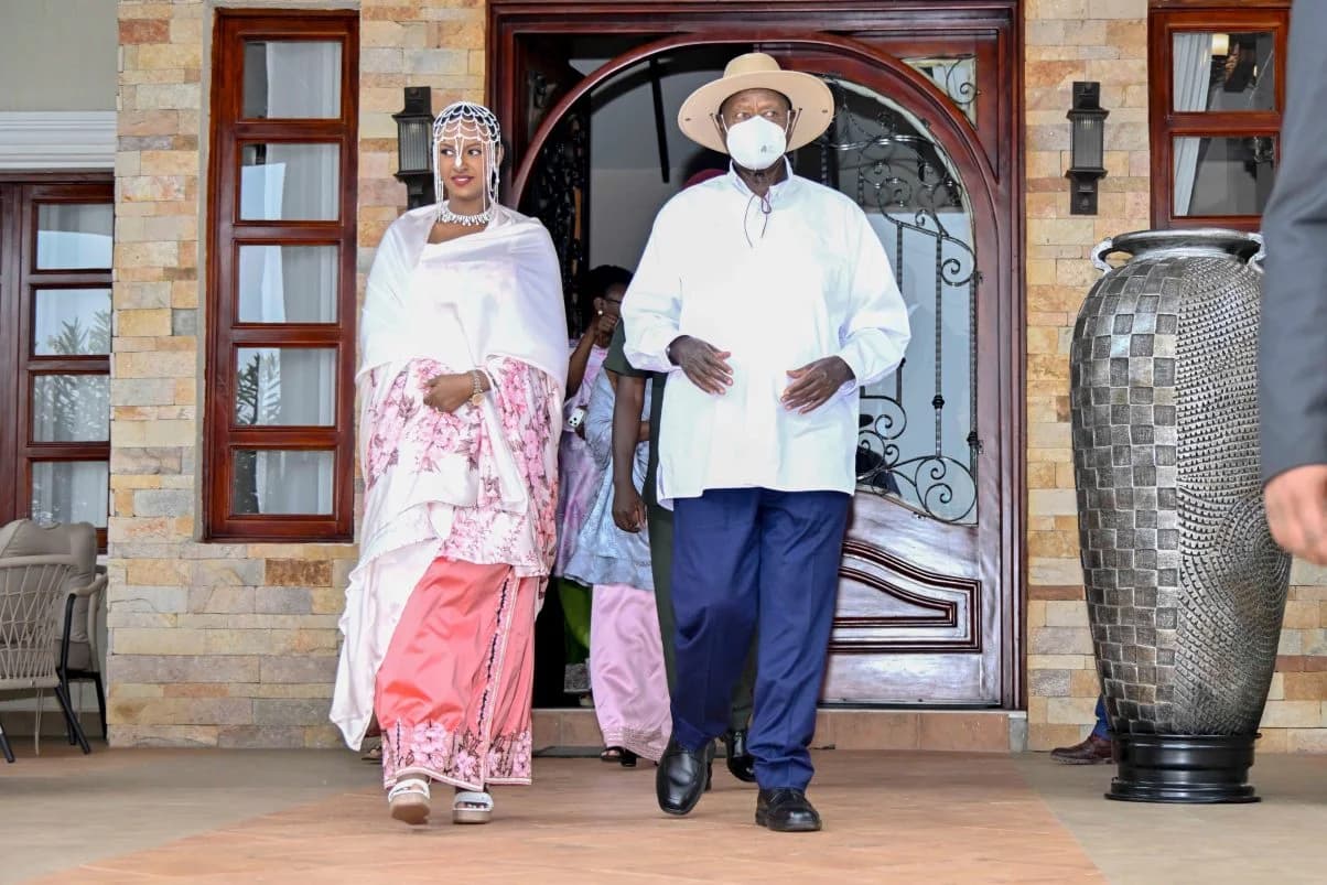 Museveni yasabye Abanya-Uganda kugabanya inkwano zihanitse