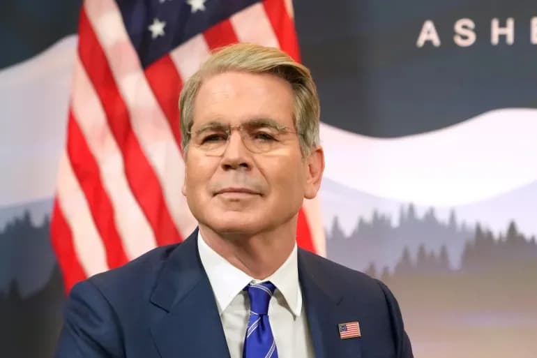 US Plans New Bank Sanctions as Economic Pressure on Iran Intensifies