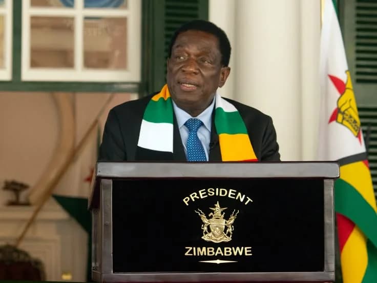 Mnangagwa agaragaza intambwe Zimbabwe imaze gutera mu bukungu.