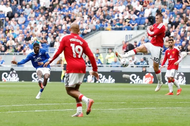 Man United Stunned in Added Time as Everton Rescue 2–2 Draw