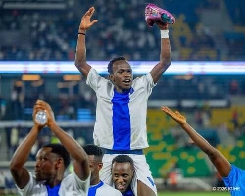 Rayon Sports forward Elie Tatou has broken his silence on rumours of a rift with head coach Haringingo Francis Christian, insisting he respects the coach’s decisions and remains committed to the club amid growing speculation over his future.
