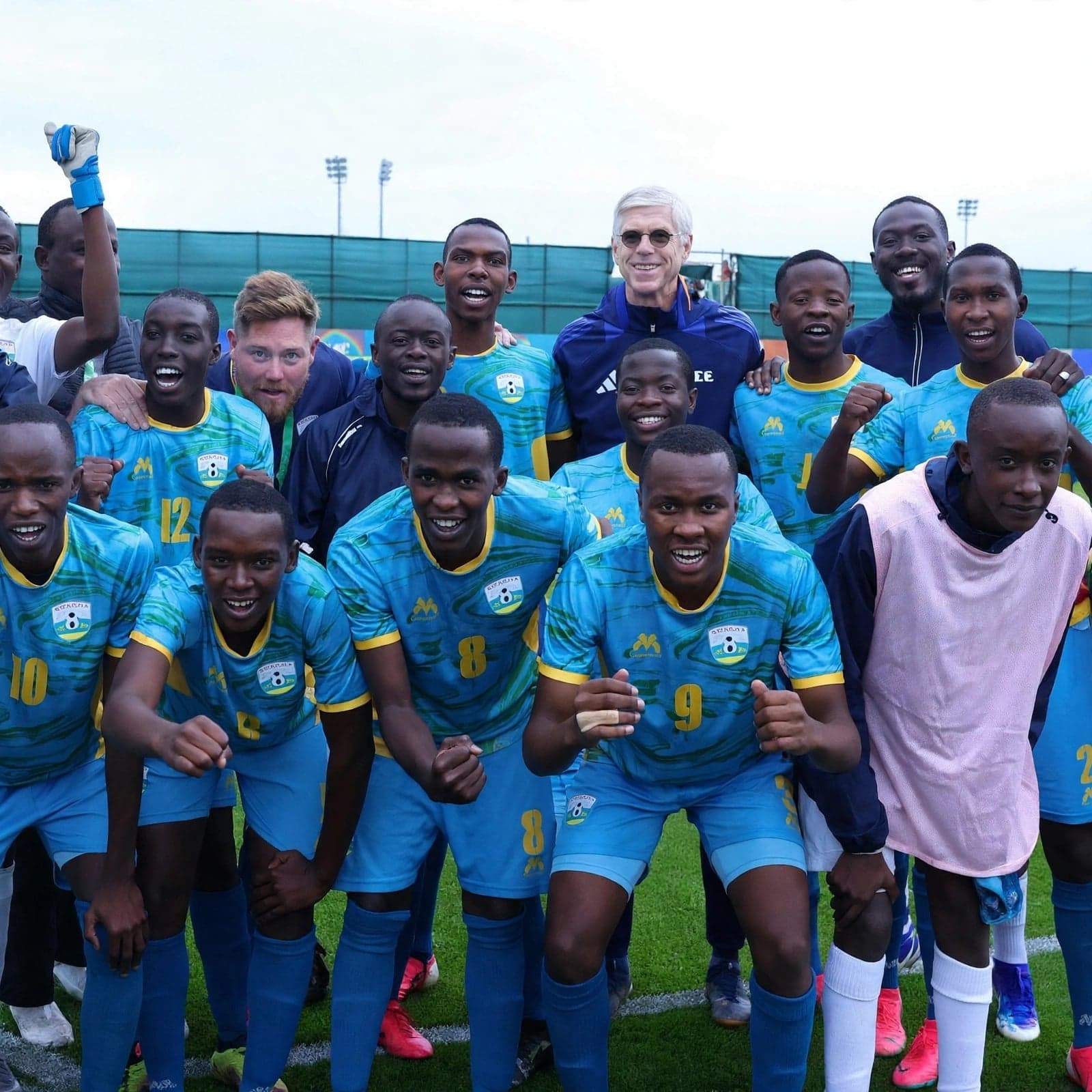 Arsene Wenger ahura n'abakinnyi b'amavubi