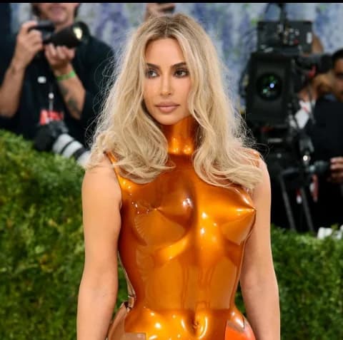 Kim Kardashian yatangaje icyatumye amara imyaka itanu Atari mu rukundo