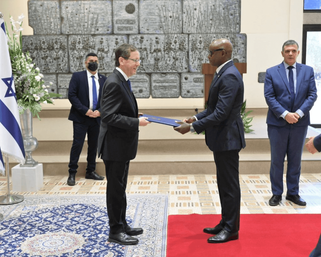 Rwanda’s Ambassador to Israel, Maj. Gen. (Rtd) Emmanuel Bayingana, presented his credentials to Israeli President Isaac Herzog in Jerusalem on Monday, October 26, 2026, as bilateral relations continue to grow.